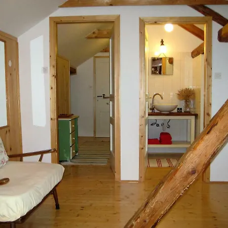 Bed and Breakfast Mala Kmetija 3*